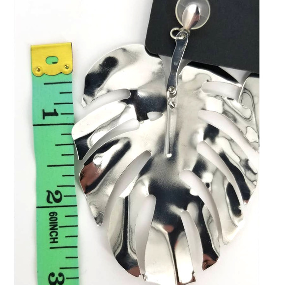 NWT Palm Leaf Earrings Silver Tone - Picture 3 of 5